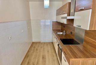 Central Apartment with Park View - 3