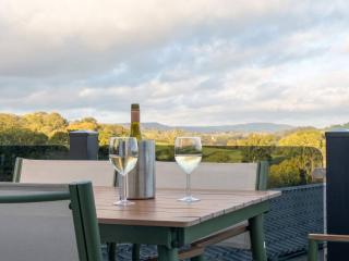 Eden Heights - Luxury Retreat with Country Views - 4