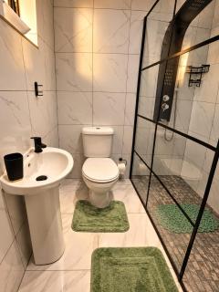 5star check in Pool Access 1BR luxury Kempton Park - 3