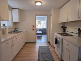 Downtown District - Modern Apt Yard, King Bed, W/D - Albuquerque - 5