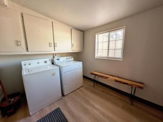 Downtown District - Modern Apt Yard, King Bed, W/D - Albuquerque - 2