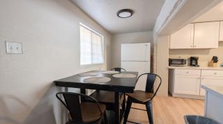 Downtown District - Modern Apt Yard, King Bed, W/D - Albuquerque - 6