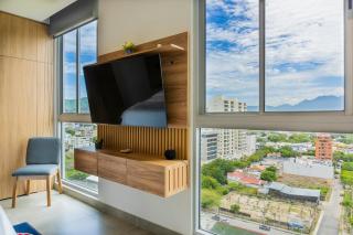 Modern High Rise Studio Steps to Beach & Marina - 4