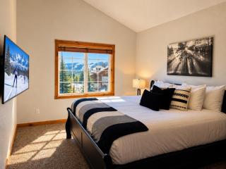 4BR Ski Chalet Near Park City with Pools & Hot Tubs - 9