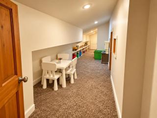 4BR Ski Chalet Near Park City with Pools & Hot Tubs - 5