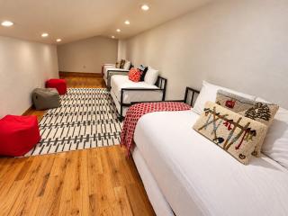 4BR Ski Chalet Near Park City with Pools & Hot Tubs - 4