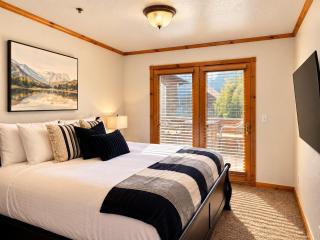 4BR Ski Chalet Near Park City with Pools & Hot Tubs - 3