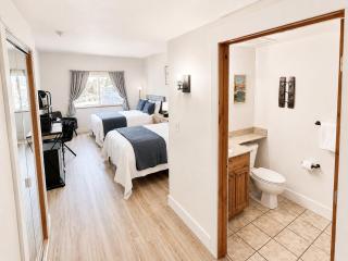 Updated 2Q Suite, Pools & Hot Tubs, Skiing 2071 - 7
