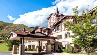 Updated 2Q Suite, Pools & Hot Tubs, Skiing 2071 - 5