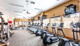 Updated 2Q Suite, Pools & Hot Tubs, Skiing 2071 - 3