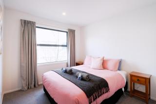 Sleek Suite by the Sand 1-bedroom - 8