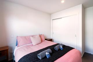 Sleek Suite by the Sand 1-bedroom - 1