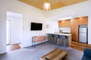 Sleek Suite by the Sand 1-bedroom - 5