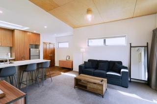 Sleek Suite by the Sand 1-bedroom - 3
