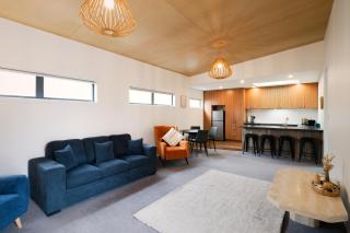 Sleek Suite by the Sand 2-bedroom - 4
