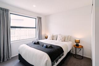 Sleek Suite by the Sand 2-bedroom - 8