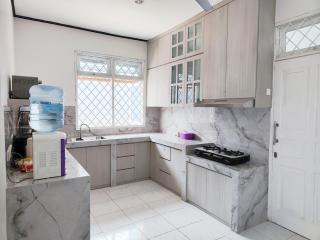 Villa Hendra Cimaja - Beachfront, 2BR, 1BA, Full Kitchen - 5