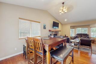 Spacious hideaway with private hot tub & huge yard - near the lake - 1