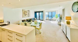 Prima Tower - Penthouse Style Super-sized Apartment with Balcony by Casino and MCEC - 1