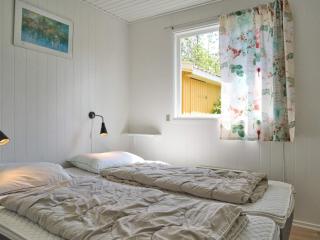 Bright Retreat by the Beach - 2