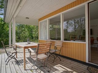 Bright Retreat by the Beach - 7
