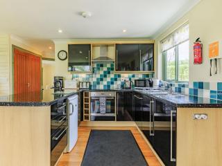 Lodge Primrose - 1