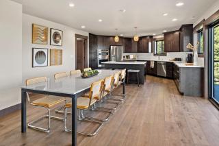 Summit House - 7