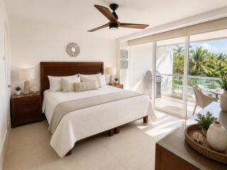 Villa Magna Beachfront Luxury Condo - 5