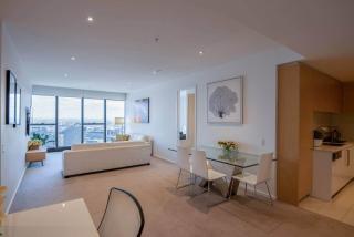 Prima Pearl - Superior Apartment with River and Flames Views - 4