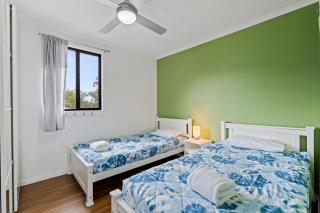 Rainbow Retreat - Stunning Moreton Bay Views - Dunwich - 4