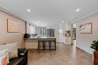 Rainbow Retreat - Stunning Moreton Bay Views - Dunwich - 2
