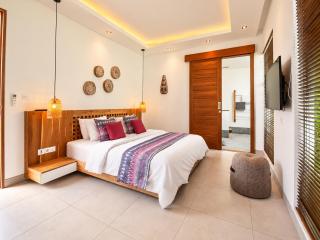 Luxury 6BR Villa, Canggu, 400m to Finns Beach - 2