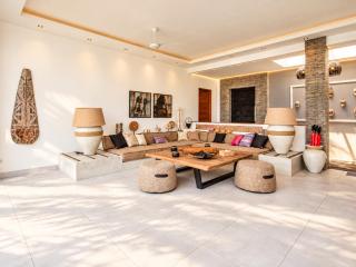 Luxury 6BR Villa, Canggu, 400m to Finns Beach - Canggu - 6