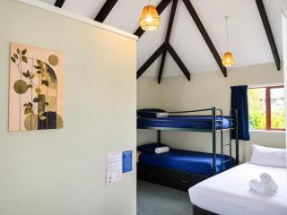 Glowworm Lodge - 3