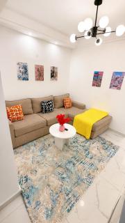 Modern Luxury 1BR in Kilimani WIFI,Netflix,free packing - 2