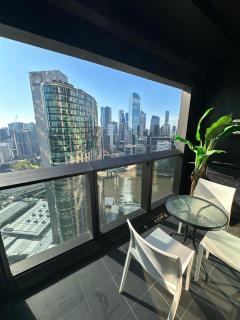 Prima Pearl - Contemporary Apartment with Balcony by Casino and MCEC - 4