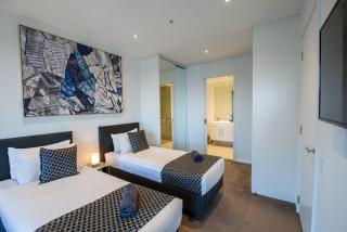 Prima Pearl - Contemporary Apartment with Balcony by Casino and MCEC - 1