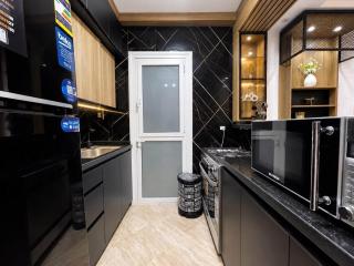 Madinaty Plus Pro - Modern & Chic 2-Bedroom Apartment with Open Kitchen & Balcony View - 8