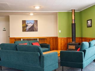 Glowworm Lodge - 6