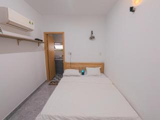 Phòng nhỏ hạng tiết kiệm - Homestay Q - 4