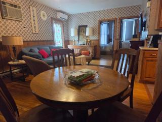 Mrs Hippie Inn - 1