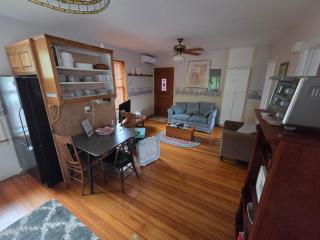Mrs Hippie Inn - 6