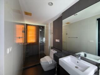 Spacious Suite by the Beach - Rooftop pool - 1Gbps - 9