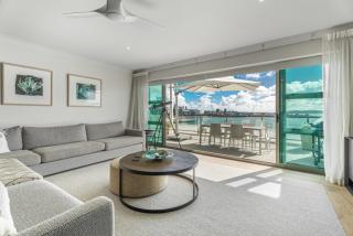 Waterfront Escape, Princes Wharf with Carpark - 3