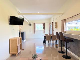 Sleek 1BR Spacious Home with terrace in a Quiet & Central Location - 0