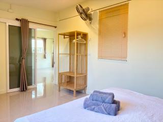 Sleek 1BR Spacious Home with terrace in a Quiet & Central Location - 3