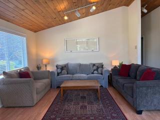 2-story dog-friendly home with beach access Ping-Pong table & grill - 9