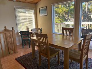 2-story dog-friendly home with beach access Ping-Pong table & grill - 5
