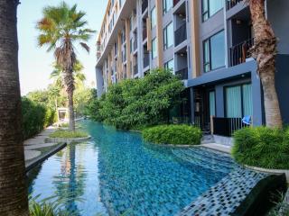 Spacious 1an1 BR Pool View Suite - Rooftop Pool - D - 5