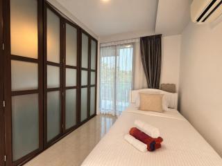 Spacious 1an1 BR Pool View Suite - Rooftop Pool - D - 4